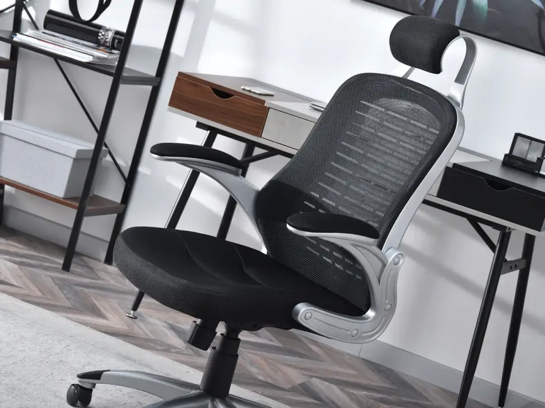 Jakie powinno być krzesło do pracy przy komputerze, aby uniknąć bólu?