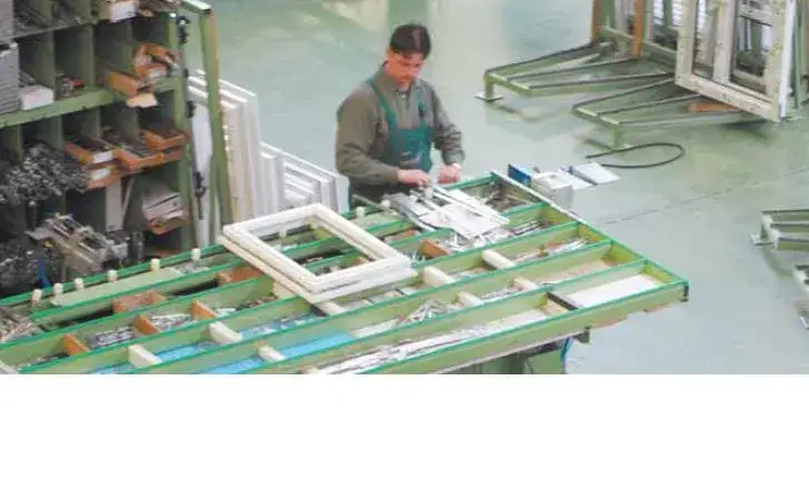 Aktualne oferty pracy w Drutex Bytów: warunki zatrudnienia i benefity