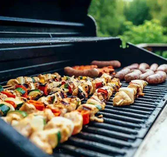 Jak przygotować idealny grill mieszany - przepisy i porady na każdą okazję