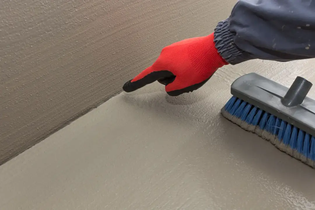 Hydroizolacja na schody zewnętrzne: skuteczna ochrona przed wilgocią