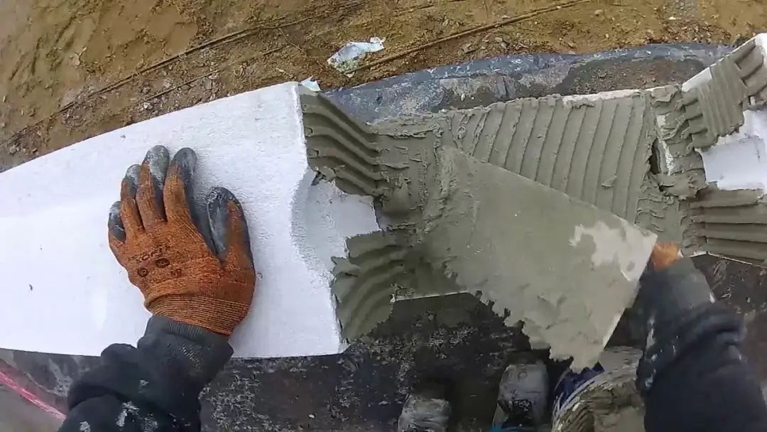 Murowanie Ytonga na Klej: Szybka Technika Budowy Trwałych Ścian