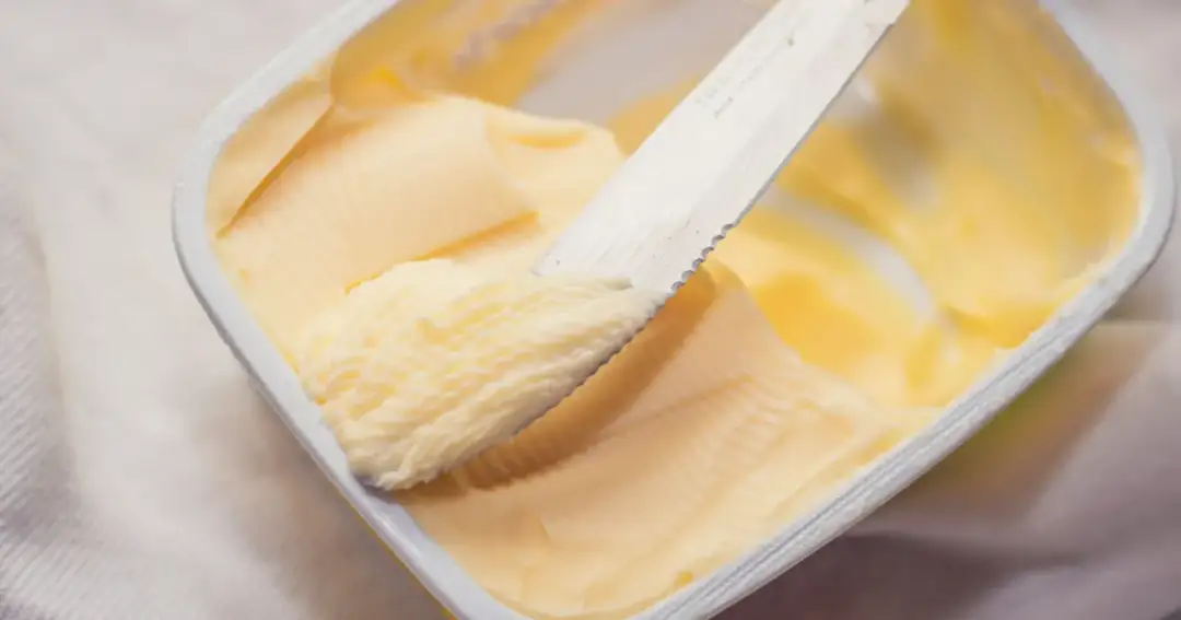 Czy masło roślinne jest zdrowe? Odkryj jego ukryte wady i zalety