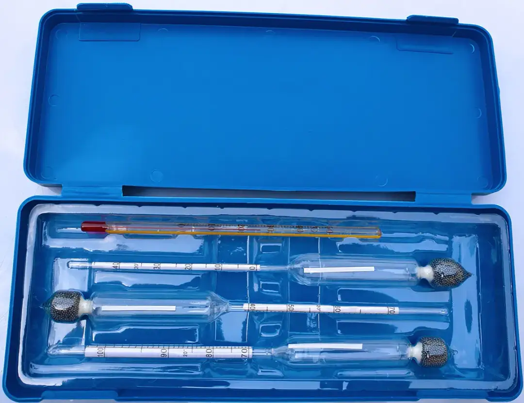 Jaki alkoholomierz do nalewek - uniknij błędów w pomiarze alkoholu