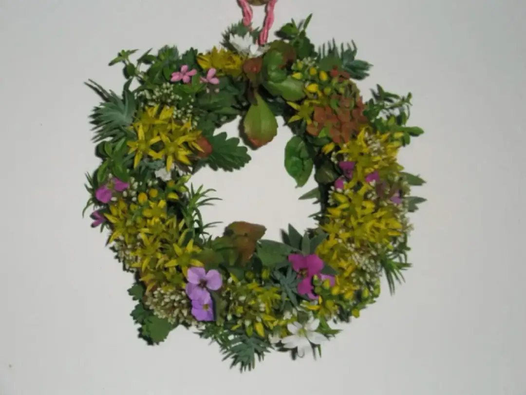 Kiedy święci się wianki w kościele? Odkryj ich znaczenie i tradycje