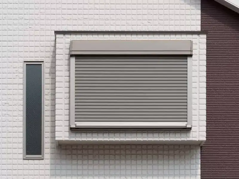 Ile kosztują rolety antywłamaniowe? Sprawdź ceny i czynniki wpływające na koszt