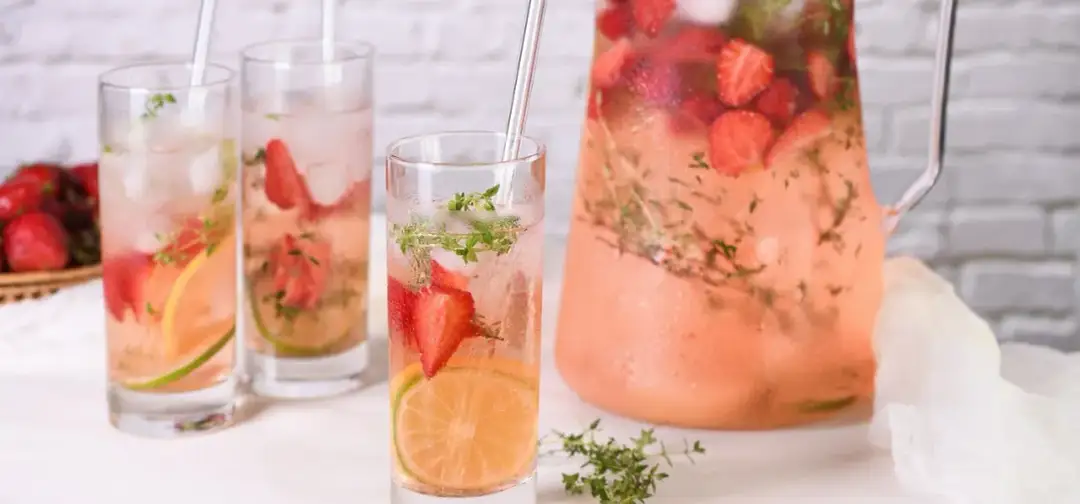 Najlepsze koktajle Sunset: przepisy na wyjątkowe drinki na każdą okazję