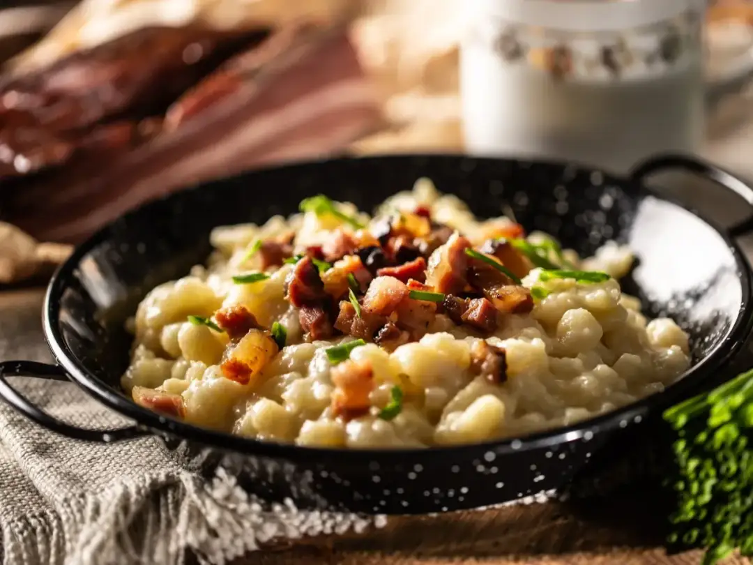 Bryndza z czym jeść? Odkryj pyszne połączenia i przepisy