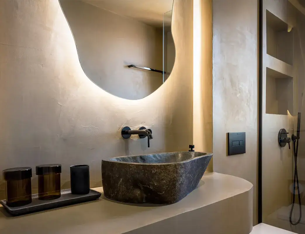 Oświetlenie lustra w łazience: Jak uniknąć błędów i wybrać idealne?