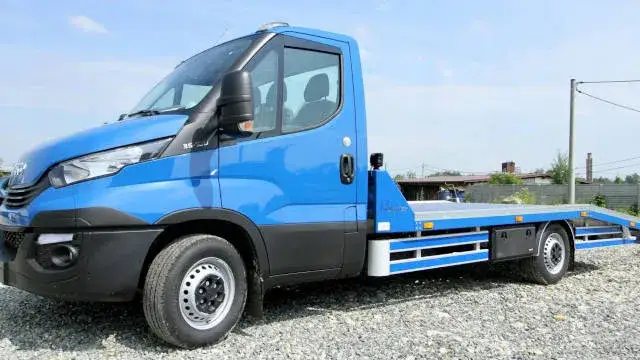 Wynajem lawety Gdańsk: Gdzie najtaniej? Porównanie cen