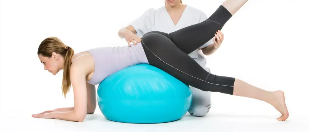 Ćwiczenia przy obniżeniu ścian pochwy: oto metody rehabilitacji!