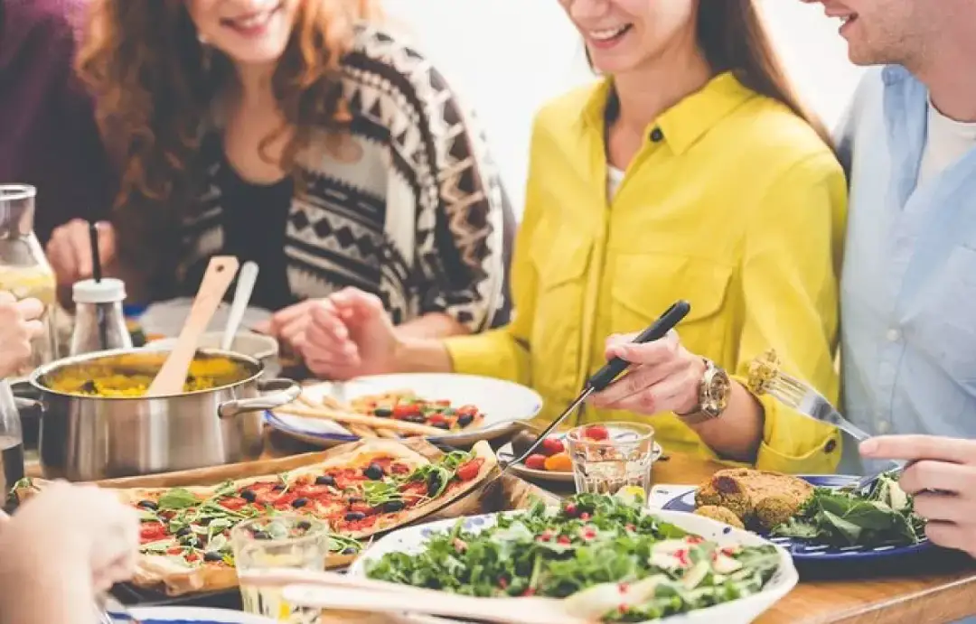 Dlaczego katolicy nie jedzą mięsa w piątek? Odkryj głębokie powody