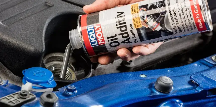 Nieoczekiwane korzyści z dodatku do oleju. Warto zainwestować?