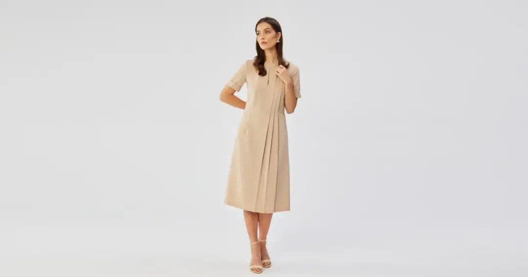 Jak się ubrać na wesele po 50? Stylowe kreacje i porady Aurelii