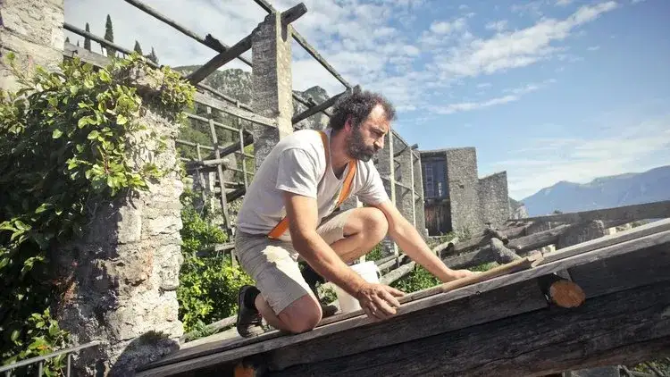 Dekarz: ile zarobisz? Wymagania, zarobki, perspektywy