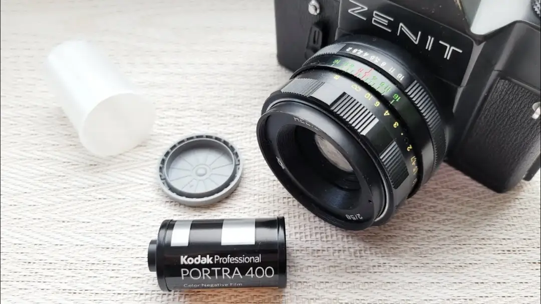 Jak wyjąć kliszę z aparatu? Poradnik krok po kroku