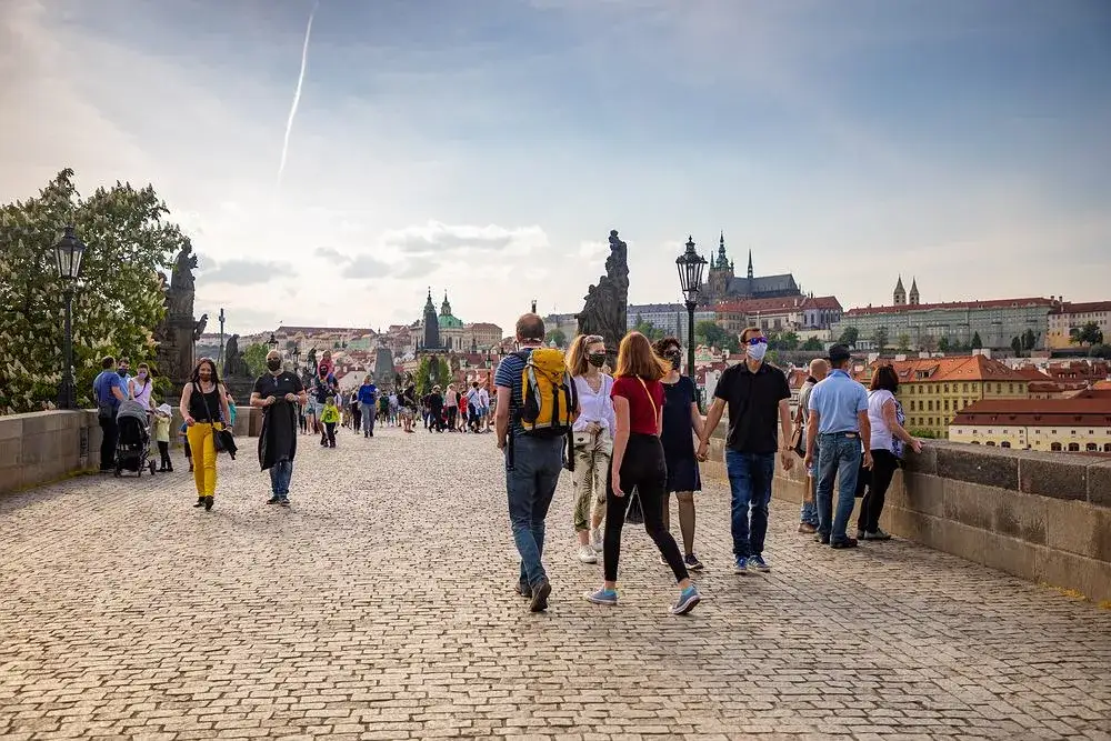 Czy w Czechach jest bezpiecznie? Odkryj zagrożenia dla turystów