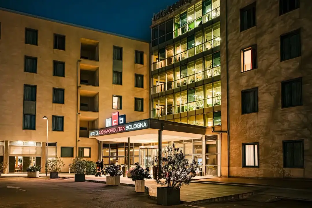 Trova l'Hotel Ideale a Bologna Centro: Parcheggio e ZTL Senza Stress
