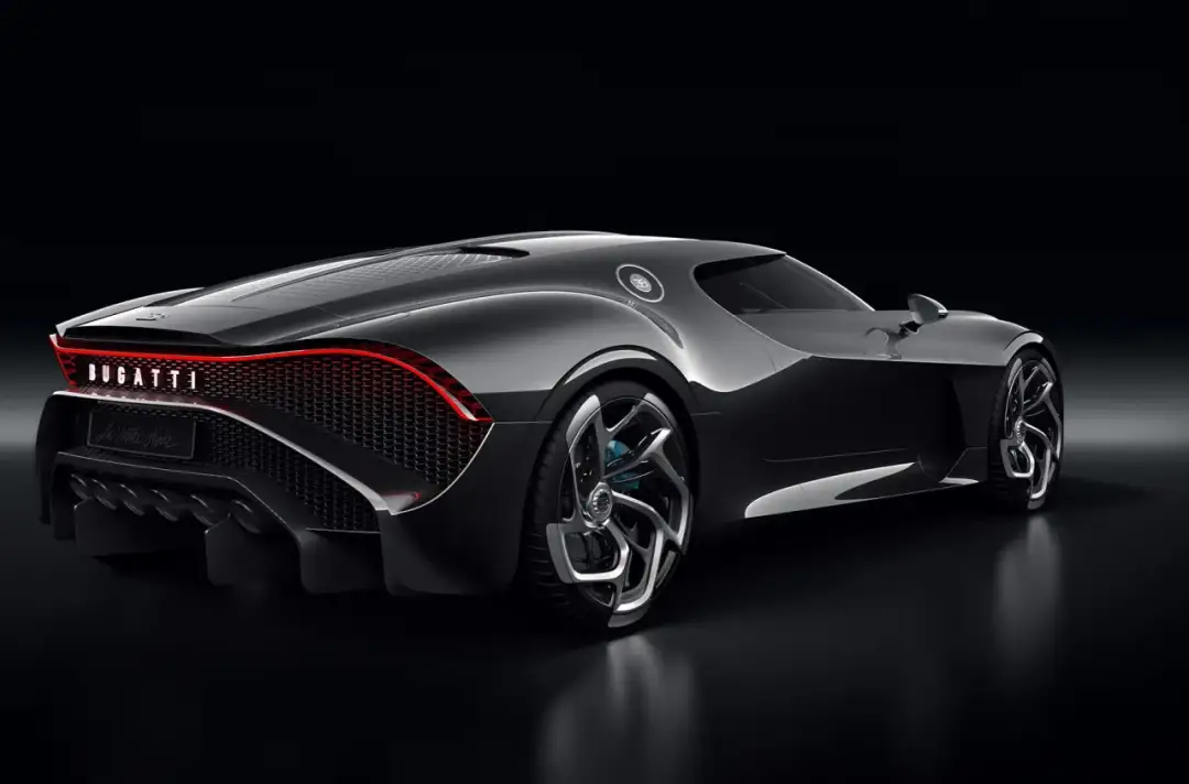 Bugatti La Voiture Noire: 70 mln zł. Dlaczego tak drogo?