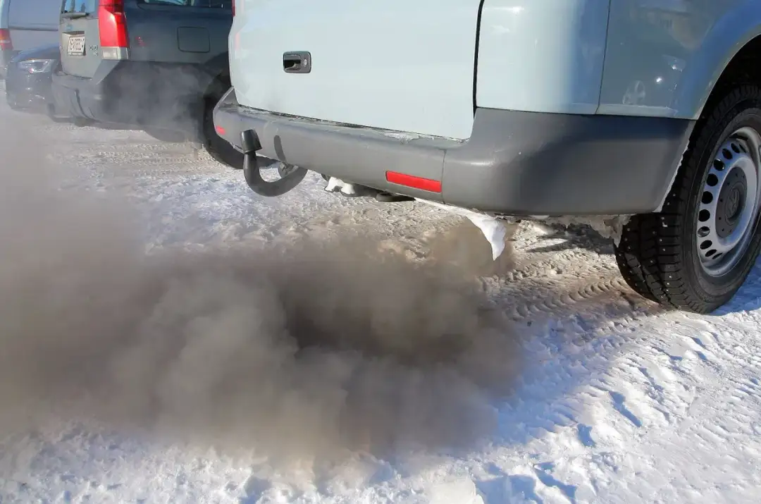 Dlaczego diesel kopci? Oto najczęstsze przyczyny czarnego dymu