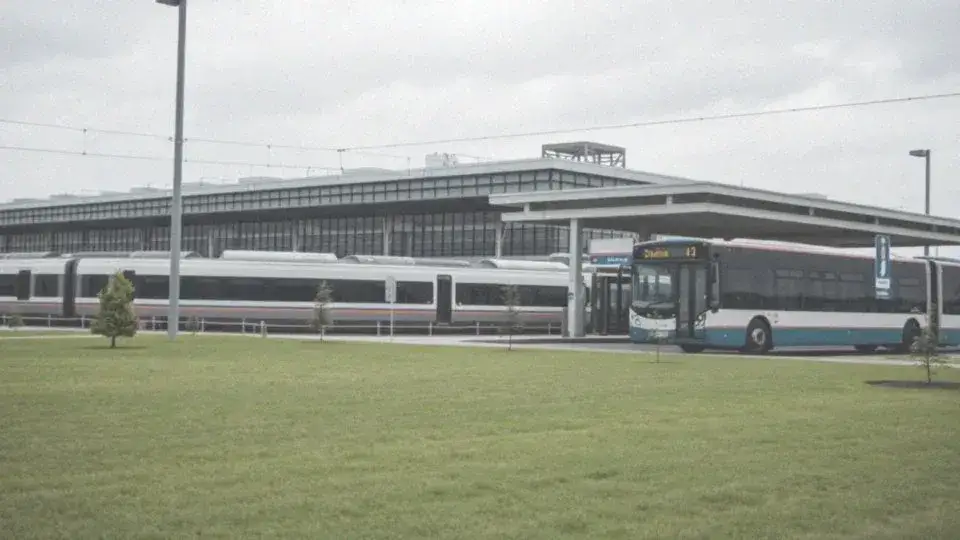 Autobus na lotnisko Balice z Dworca Głównego Wschód: Jak dojechać?