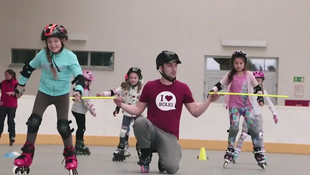 Ile trwa nauka jazdy na rolkach? Odkryj, co wpływa na czas nauki