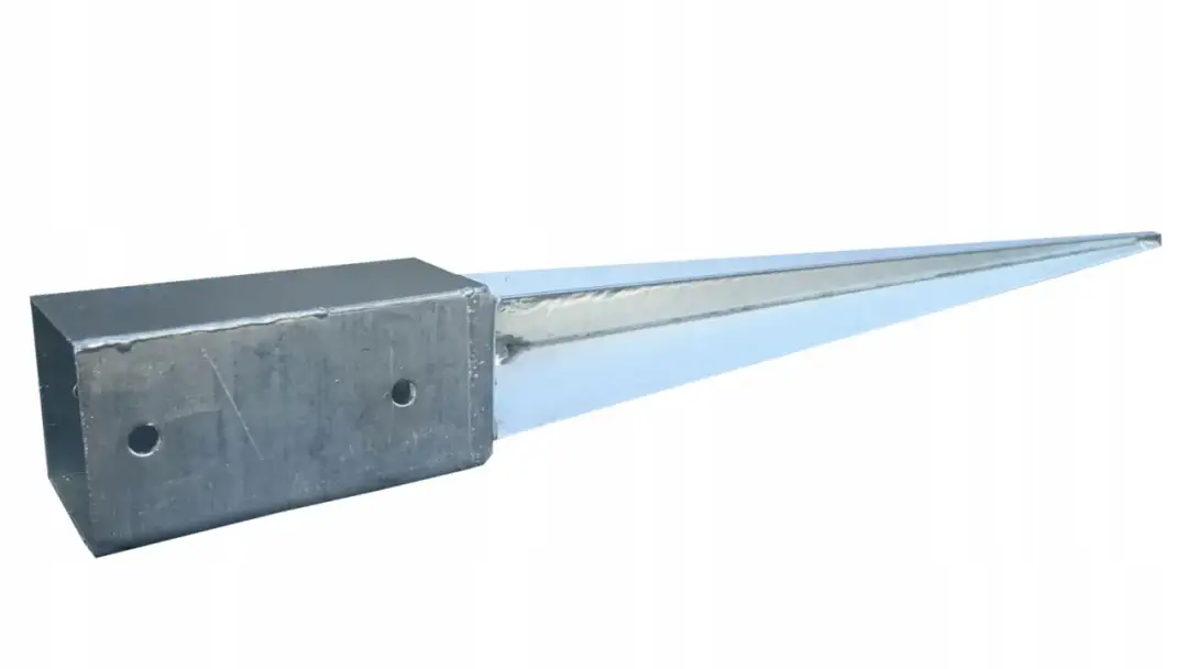 Kotwa do kantówki 7x7 – trwałe i wszechstronne rozwiązanie do budowy.