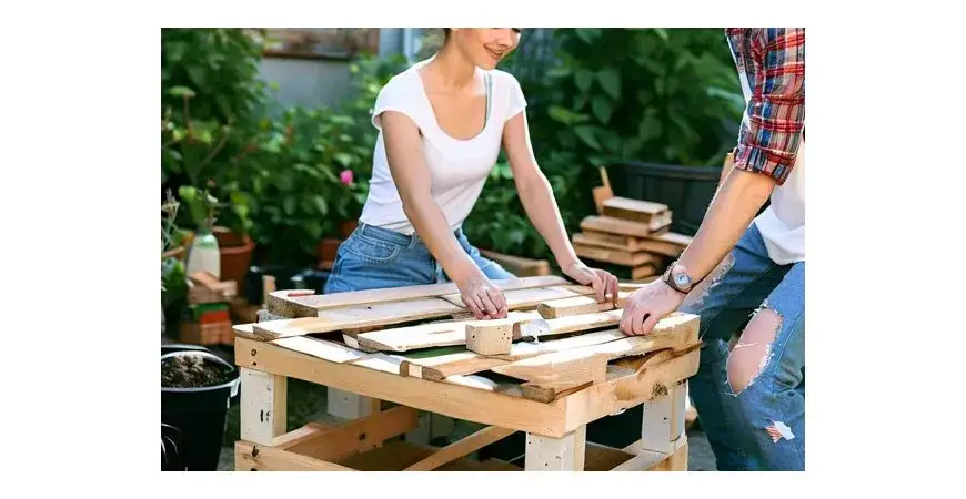 Jak zrobić krzesło z desek? Przewodnik DIY krok po kroku