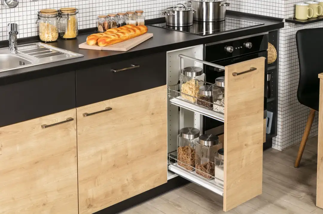 Na jakiej wysokości listwa do szafek kuchennych, by uniknąć błędów?