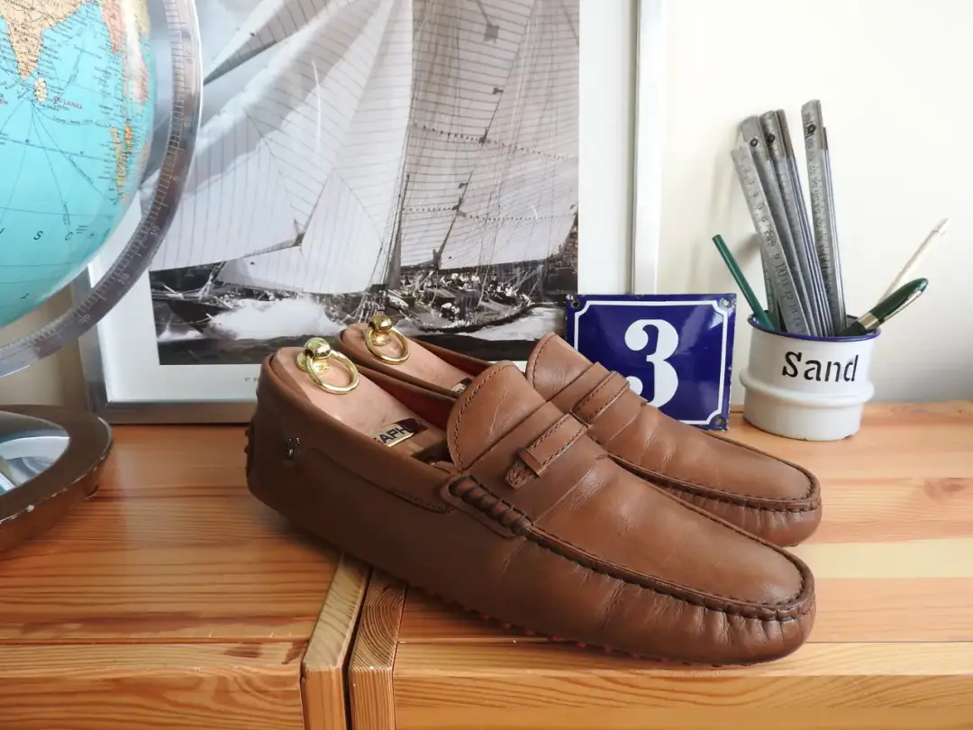 Mokasyny Tod's - Eleganckie i stylowe mokasyny marki Tod's!