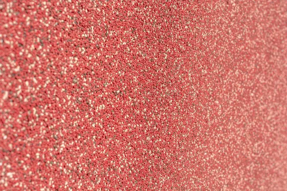 Czy na tynk mozaikowy można kłaść płytki? Kluczowe informacje i porady