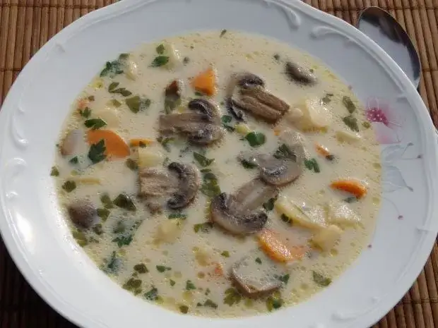 Jak zrobić zupę pieczarkową - prosty przepis na smaczną zupę