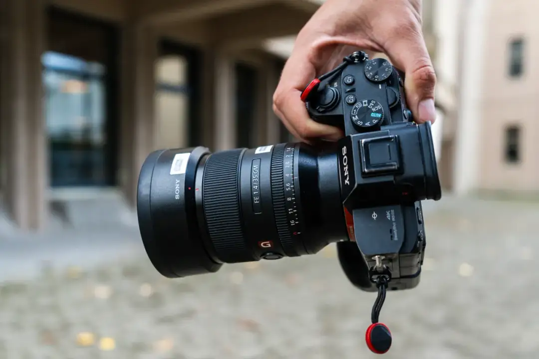 Co to jest obiektyw stałoogniskowy i dlaczego warto go mieć? Co to jest obiektyw stałoogniskowy i dlaczego warto go mieć?