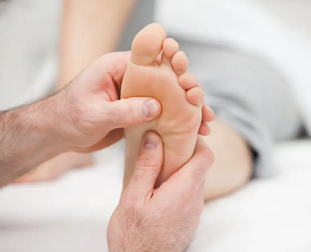 Ile trwa rekonwalescencja po operacji haluksa? Poznaj prawdę o czasie gojenia