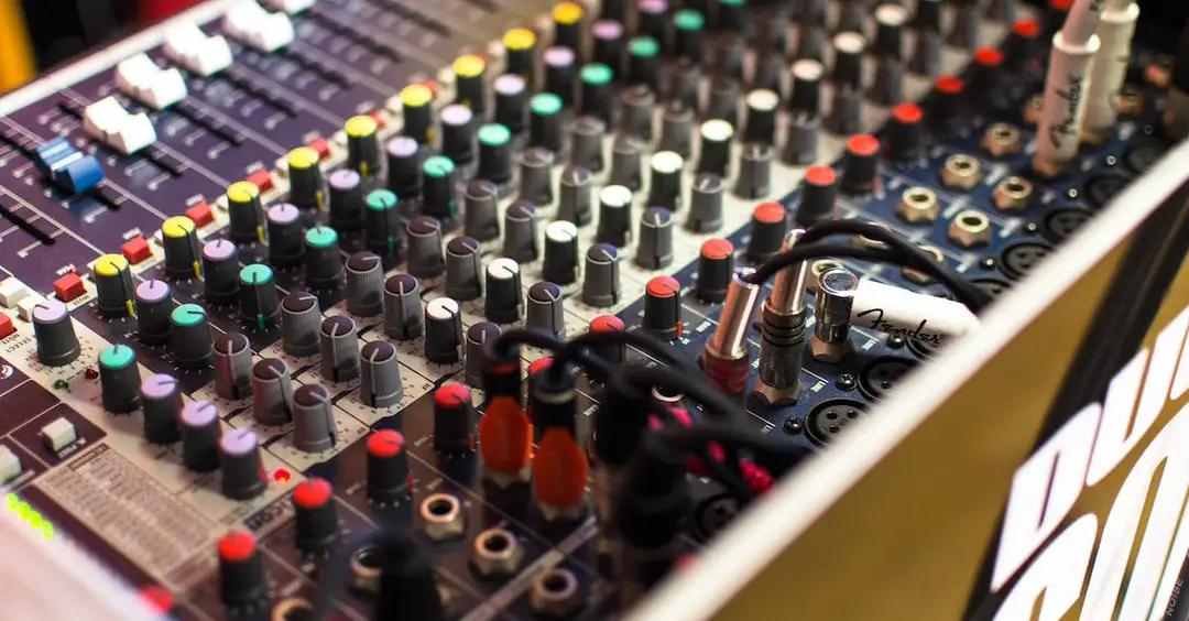 Najlepsi producenci muzyki dance i elektroniki lat 90.