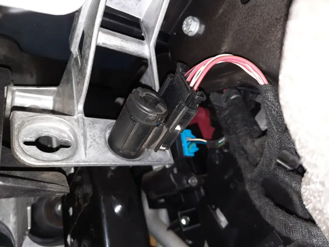 Wszystkie objawy uszkodzonego czujnika położenia sprzęgła w Audi A4 B6