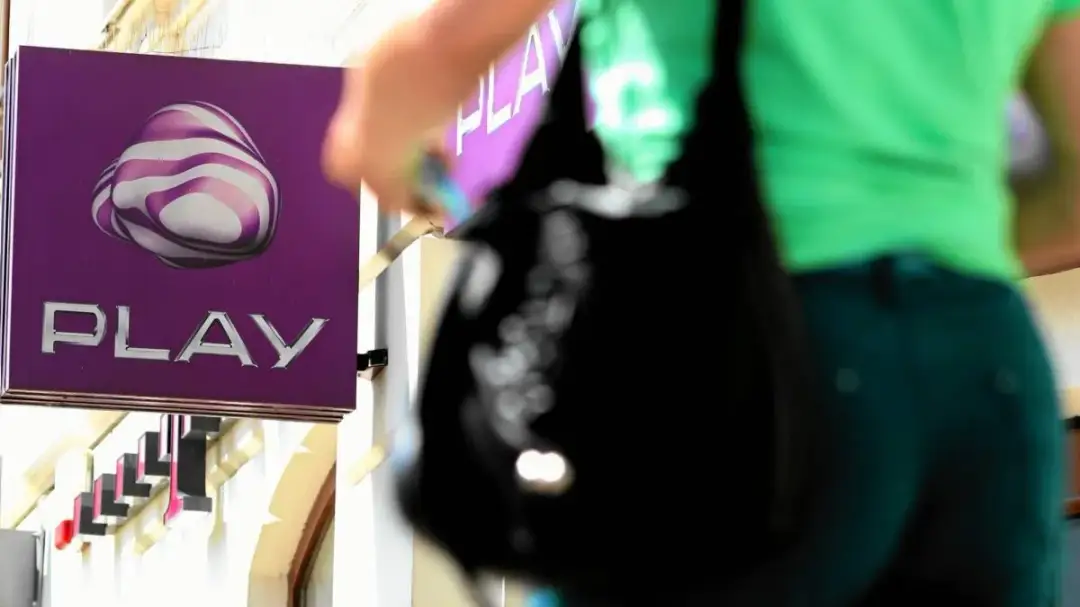 Czy można odstąpić od umowy zawartej w salonie Play? Sprawdź swoje prawa