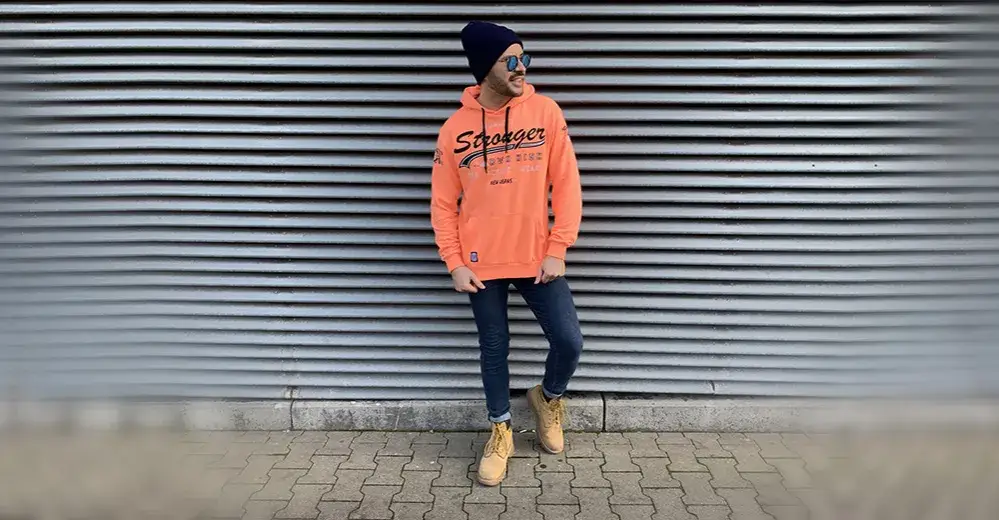 Jak przerobić bluzę z kapturem na modny i unikalny styl