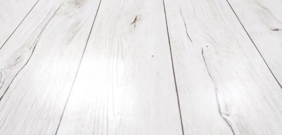 Jak usunąć wgniecenia na wykładzinie PCV - skuteczne metody i porady