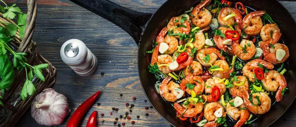 Jak przyrządzać krewetki mrożone: najlepsze sposoby na idealny smak