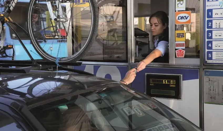 Ile płaci się za bramki na autostradzie? Sprawdź koszty i kary