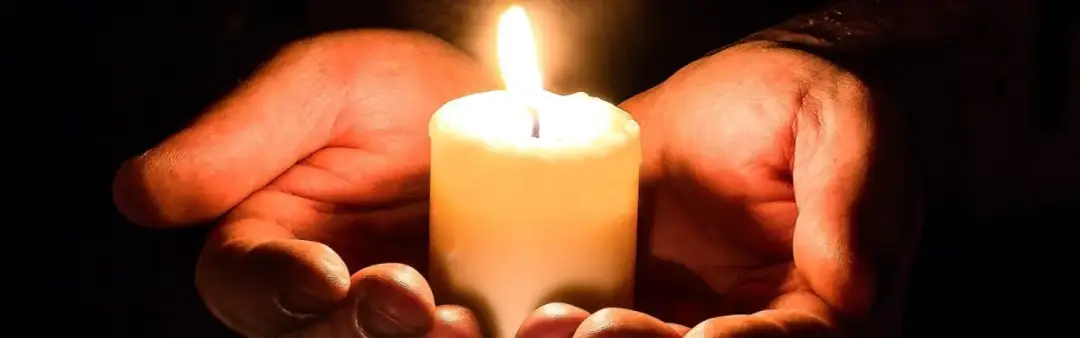 Co to jest modlitwa wiernych i jak wpływa na liturgię katolicką