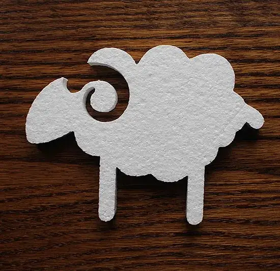 Owieczki ze styropianu: Dekoracyjne symbole świąt i uroczystości