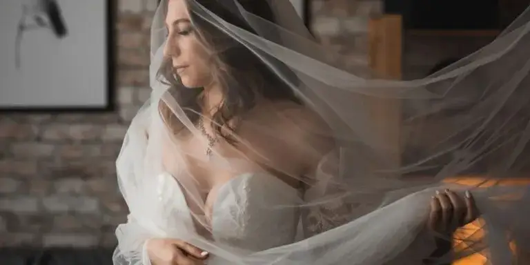 Kiedy kupić suknię ślubną? Twój przewodnik bez stresu!