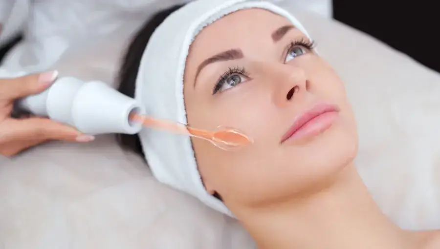 Co to jest galwanizacja w kosmetyce i jak może poprawić Twoją skórę