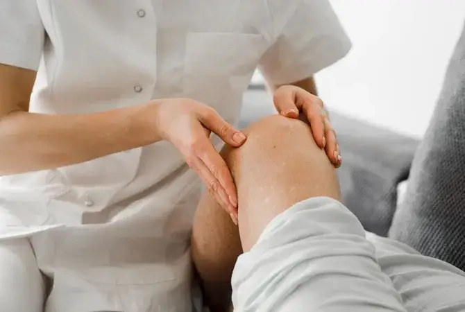 Skuteczne sposoby na ból kolana - co jest dobre na ból kolana?