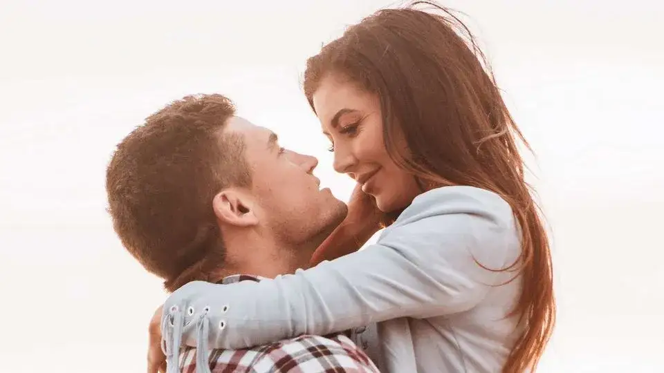 Czy mój chłopak mnie kocha? 5 sygnałów, które mogą zaskoczyć
