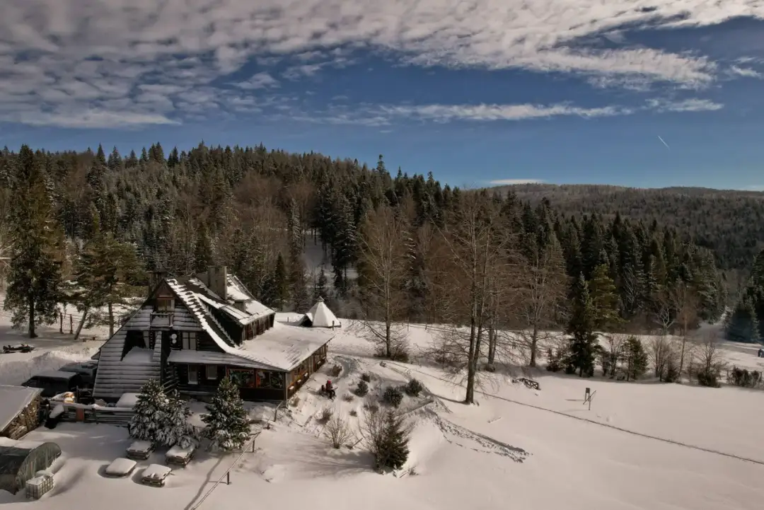 Bacówka PTTK nad Wierchomlą - odkryj wyjątkowe miejsce w górach