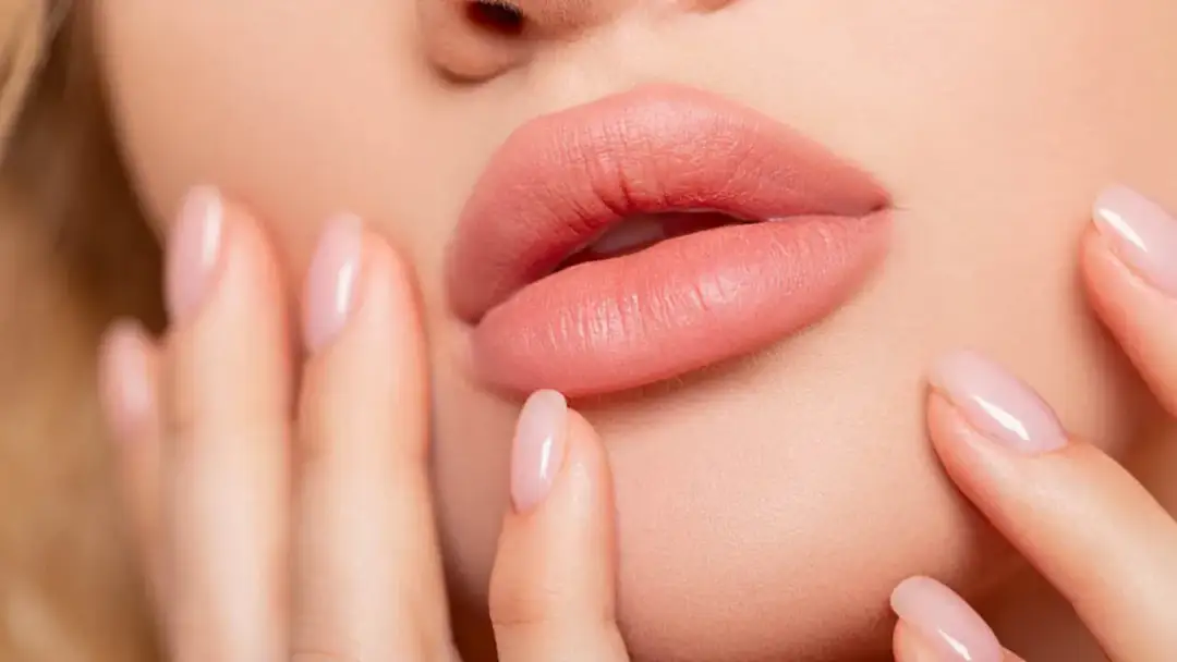Czy powiększanie ust jest bezpieczne? Odkryj ryzyka i korzyści