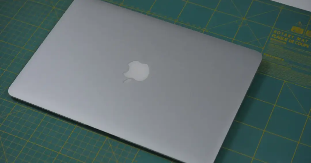 Wymiana baterii MacBook Air - uniknij problemów z akumulatorem