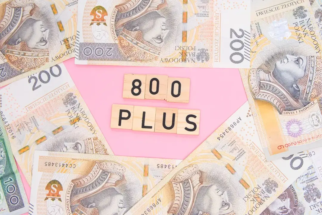 Jak złożyć 800 plus online? 3 sposoby i terminy 2025/2026
